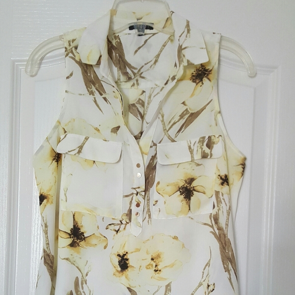 Dynamite Collar Top - Picture 3 of 13